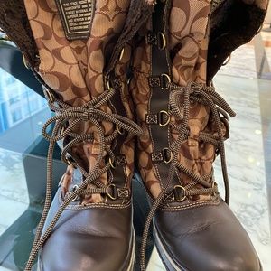 COACH boots size 8 1/2.